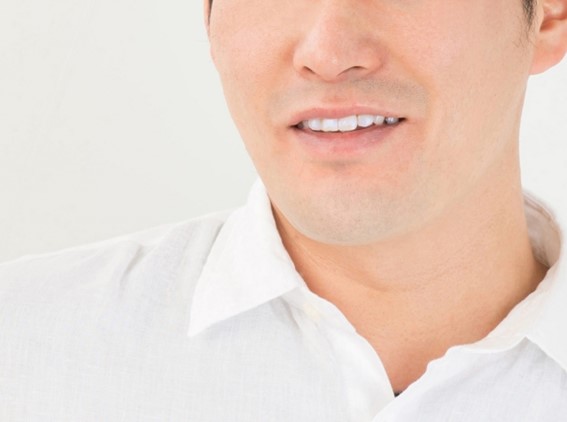 歯のきれいな男性