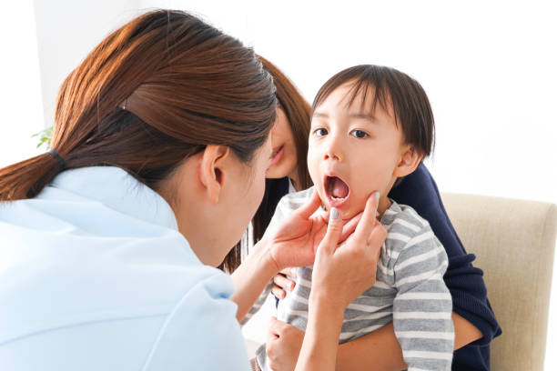 診療を受ける男の子